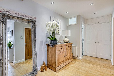 Driveway House   - Filming Locations Locations Direct -08