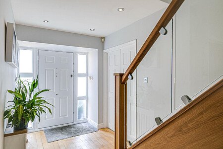 Driveway House   - Filming Locations Locations Direct -07