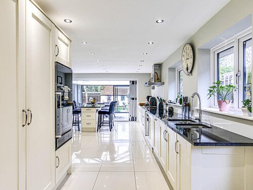 Driveway House   - Filming Locations Locations Direct -10