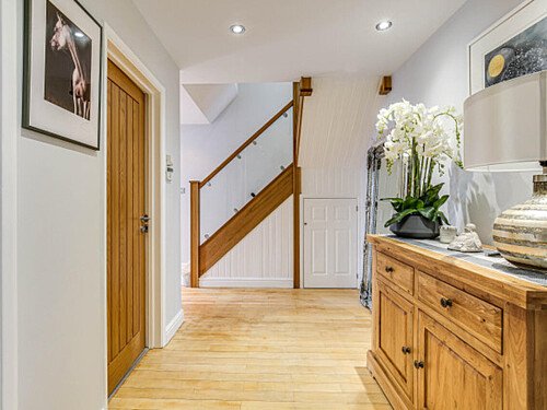 Driveway House   - Filming Locations Locations Direct -09