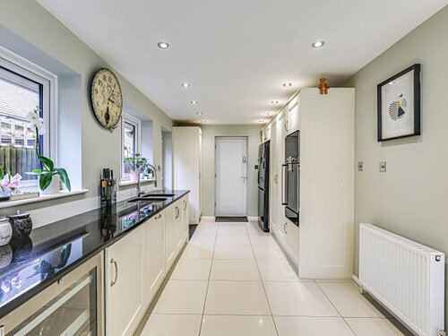 Driveway House   - Filming Locations Locations Direct -11