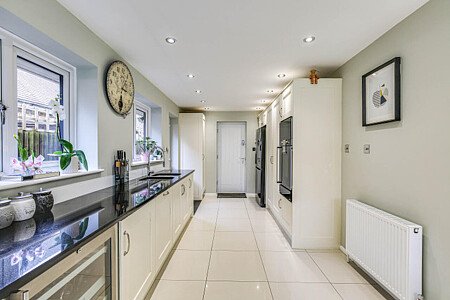 Driveway House   - Filming Locations Locations Direct -11