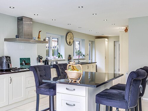 Driveway House   - Filming Locations Locations Direct -12