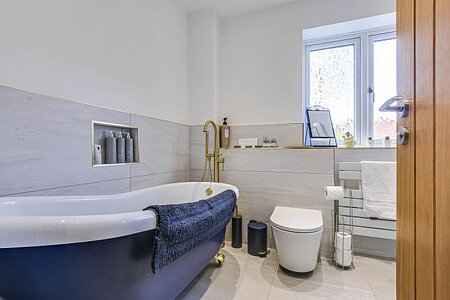 Driveway House   - Filming Locations Locations Direct -14