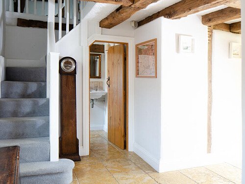 Farm Cotage   - Filming Locations Locations Direct -11