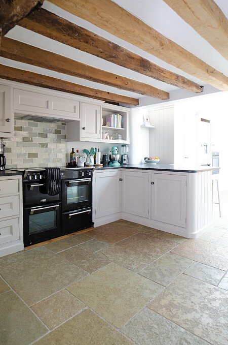 Farm Cotage   - Filming Locations Locations Direct -22