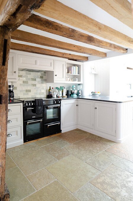 Farm Cotage   - Filming Locations Locations Direct -21