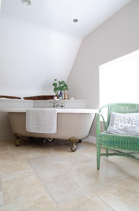 Farm Cotage   - Filming Locations Locations Direct -44