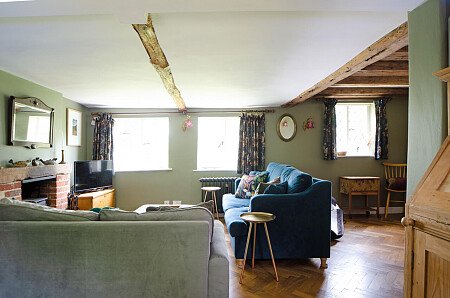 Farm Cotage   - Filming Locations Locations Direct -55