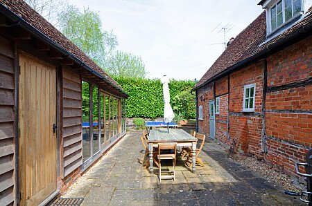 Farm Cotage   - Filming Locations Locations Direct -59