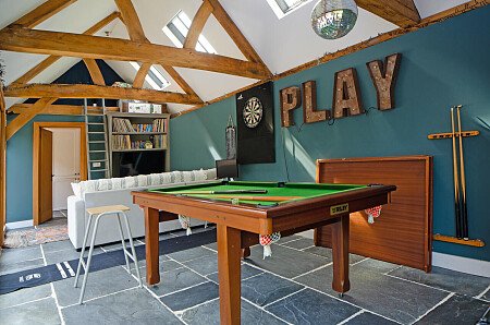 Farm Cotage   - Filming Locations Locations Direct -65