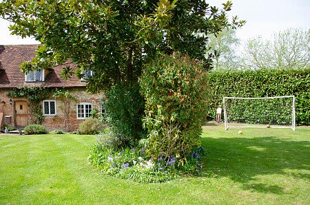 Farm Cotage   - Filming Locations Locations Direct -70