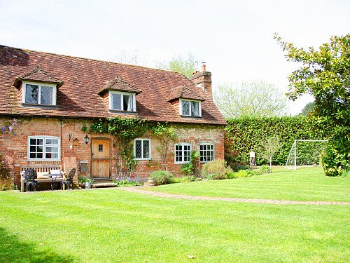 Farm Cotage   - Filming Locations Locations Direct -71