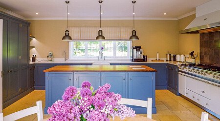 Pink House - Filming Locations Locations Direct -06