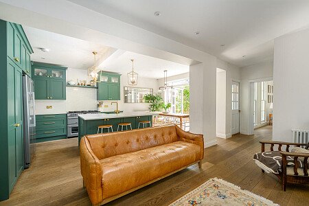 Large Windows - Filming Locations Locations Direct -02