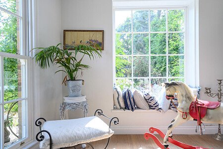 Large Windows - Filming Locations Locations Direct -07