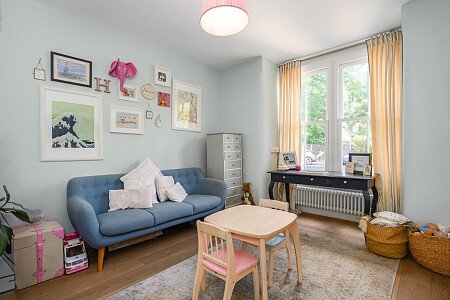 Large Windows - Filming Locations Locations Direct -12