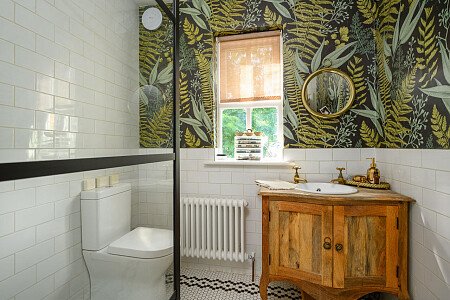 Large Windows - Filming Locations Locations Direct -15