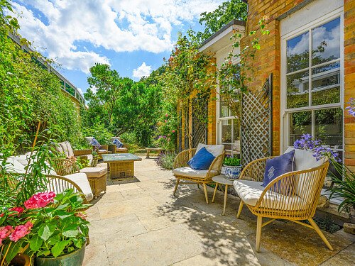 Large Windows - Filming Locations Locations Direct -22