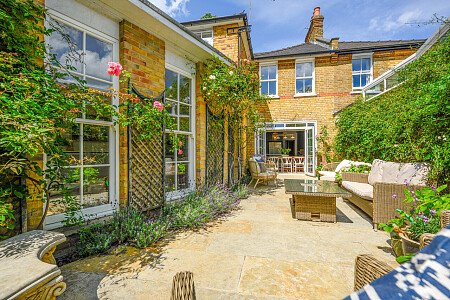 Large Windows - Filming Locations Locations Direct -23