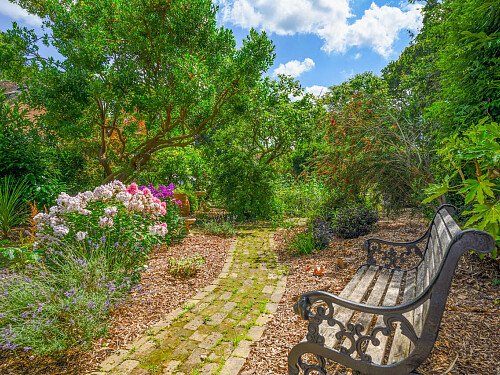 Large Windows - Filming Locations Locations Direct -25