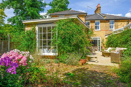 Large Windows - Filming Locations Locations Direct -26