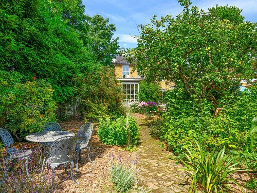 Large Windows - Filming Locations Locations Direct -28