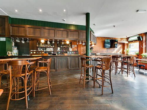 Hound Pub - Filming Locations Locations Direct -08