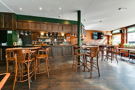 Hound Pub - Filming Locations Locations Direct -08