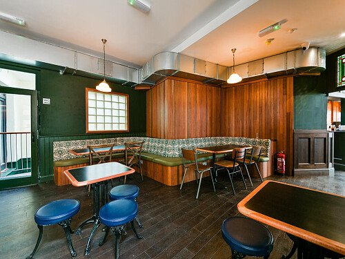 Hound Pub - Filming Locations Locations Direct -09