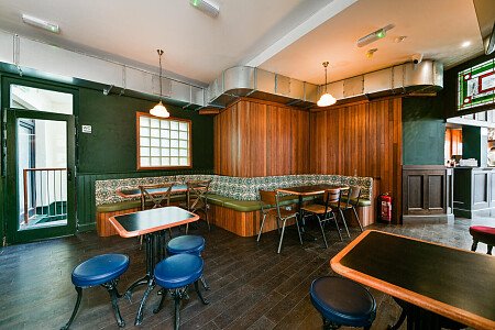 Hound Pub - Filming Locations Locations Direct -09