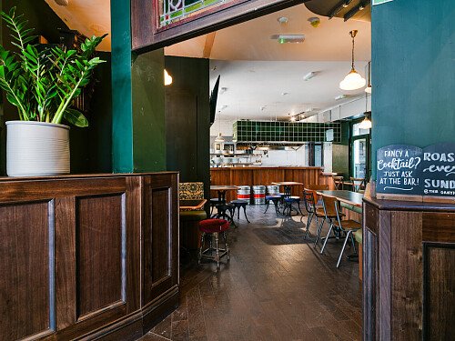 Hound Pub - Filming Locations Locations Direct -12