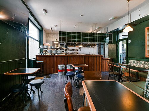 Hound Pub - Filming Locations Locations Direct -13