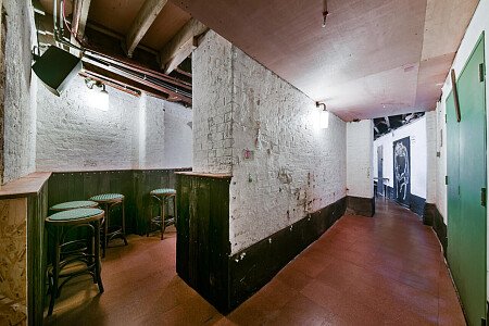 Hound Pub - Filming Locations Locations Direct -14