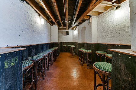 Hound Pub - Filming Locations Locations Direct -15