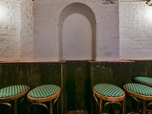 Hound Pub - Filming Locations Locations Direct -17