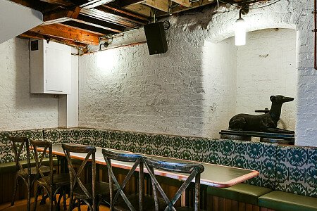 Hound Pub - Filming Locations Locations Direct -18