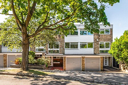 Roof top with view house- Filming Locations Locations Direct -01