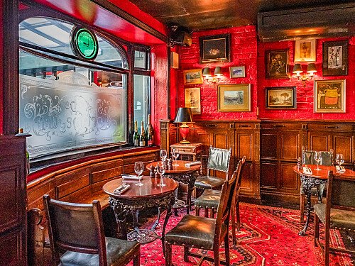 stained wood pannelling bar restaurant - Filming Locations Locations Direct -01