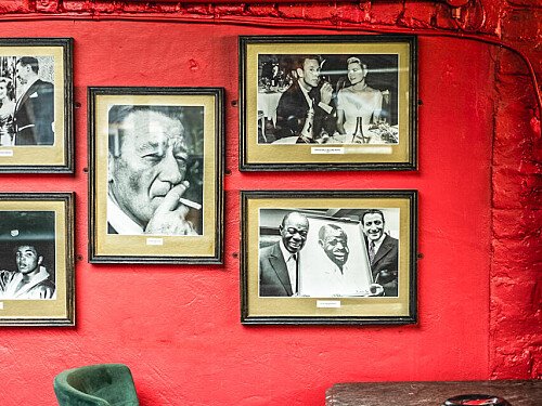 stained wood pannelling bar restaurant - Filming Locations Locations Direct -11