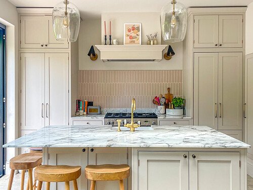 triangle glass door - Filming Locations Locations Direct -01