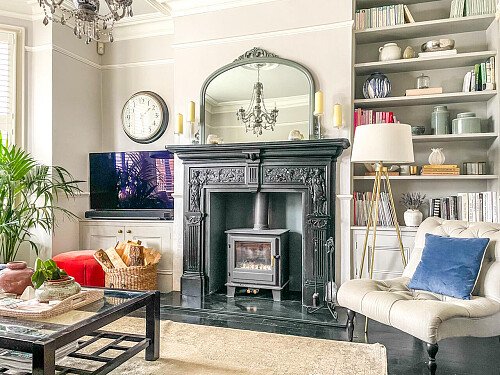 triangle glass door - Filming Locations Locations Direct -02