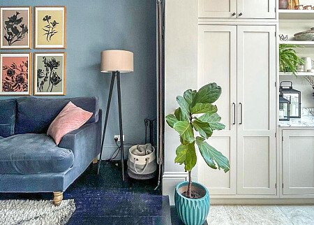 triangle glass door - Filming Locations Locations Direct -04