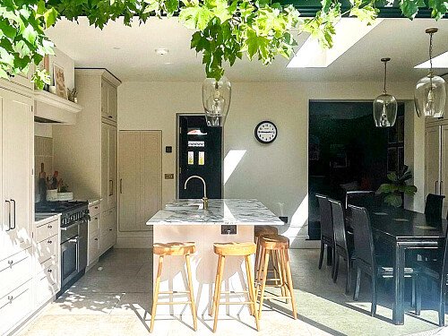 triangle glass door - Filming Locations Locations Direct -03