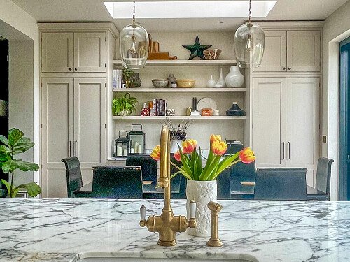 triangle glass door - Filming Locations Locations Direct -06