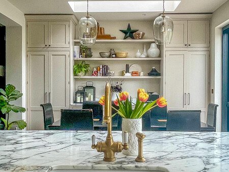 triangle glass door - Filming Locations Locations Direct -06