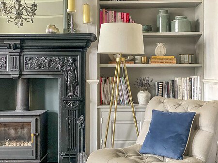 triangle glass door - Filming Locations Locations Direct -11