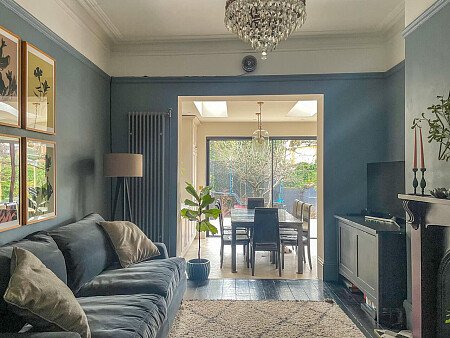 triangle glass door - Filming Locations Locations Direct -17