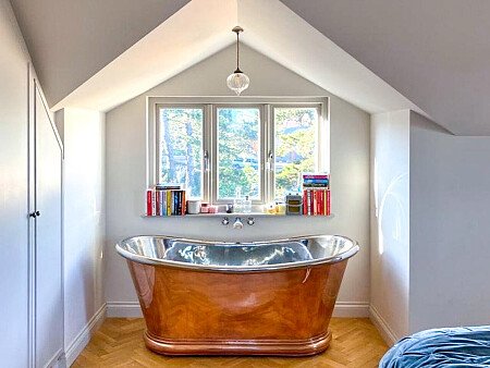 triangle glass door - Filming Locations Locations Direct -21