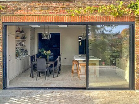 triangle glass door - Filming Locations Locations Direct -35